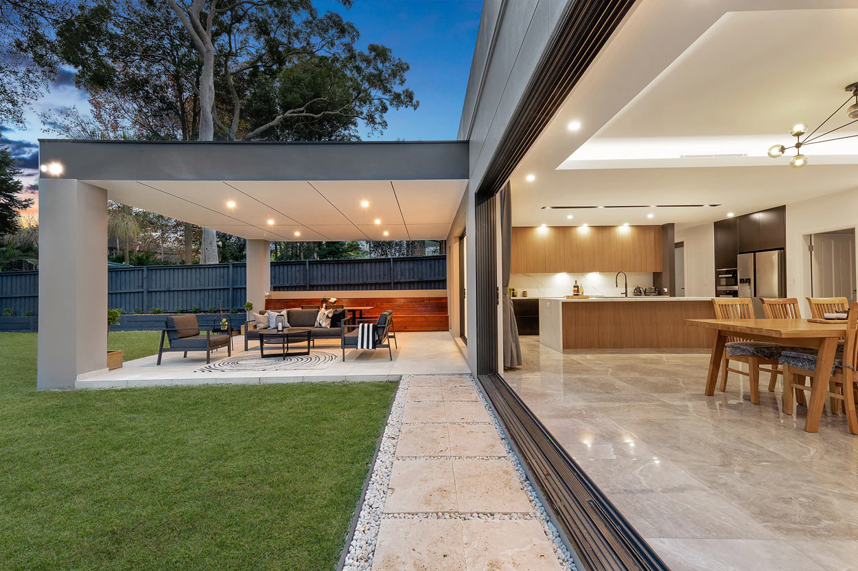 82-Warrimoo-Ave-Dusk-(2).jpg